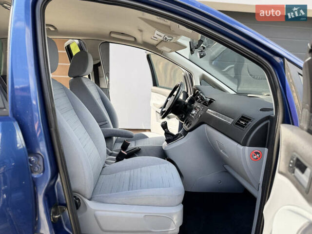 Синий Форд Focus C-Max, объемом двигателя 1.6 л и пробегом 191 тыс. км за 5350 $, фото 28 на Automoto.ua