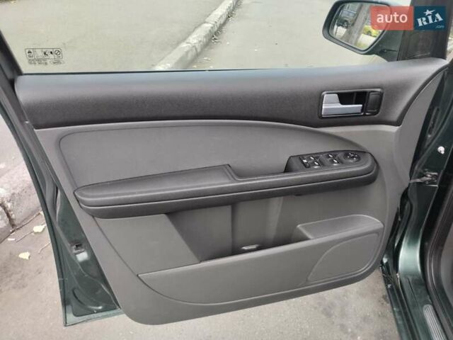 Зеленый Форд Focus C-Max, объемом двигателя 1.8 л и пробегом 228 тыс. км за 4500 $, фото 11 на Automoto.ua