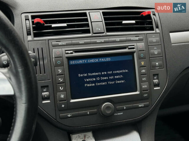 Зеленый Форд Focus C-Max, объемом двигателя 1.6 л и пробегом 213 тыс. км за 4350 $, фото 34 на Automoto.ua