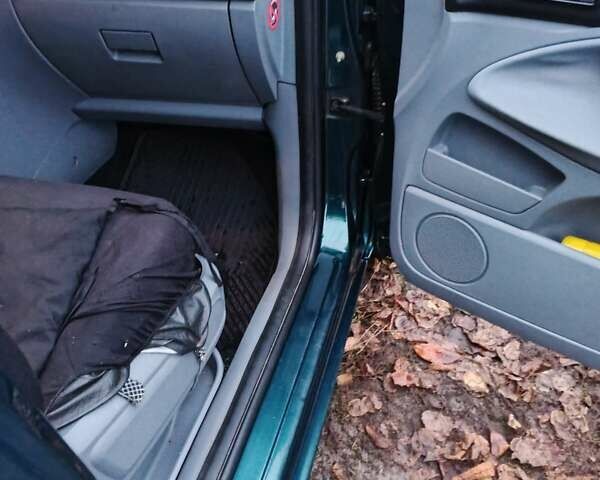 Зелений Форд Focus C-Max, об'ємом двигуна 1.56 л та пробігом 365 тис. км за 5900 $, фото 3 на Automoto.ua