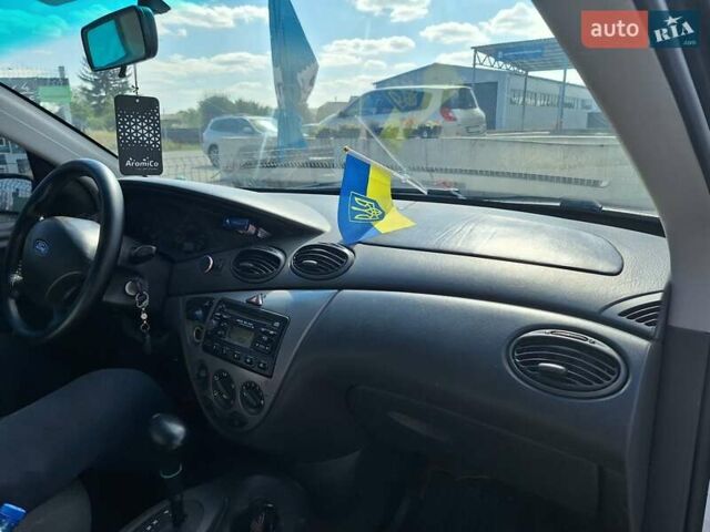 Белый Форд Фокус, объемом двигателя 2 л и пробегом 325 тыс. км за 3000 $, фото 6 на Automoto.ua