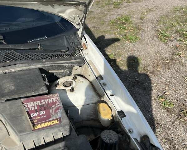 Білий Форд Фокус, об'ємом двигуна 1.4 л та пробігом 200 тис. км за 3500 $, фото 34 на Automoto.ua