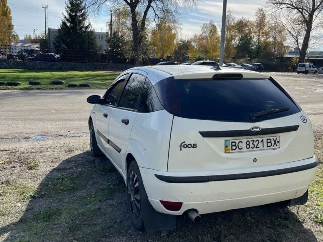 Белый Форд Фокус, объемом двигателя 1.4 л и пробегом 200 тыс. км за 3500 $, фото 3 на Automoto.ua