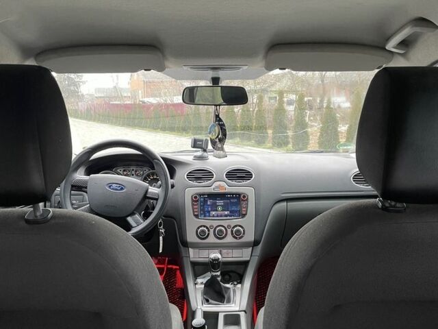 Белый Форд Фокус, объемом двигателя 1.4 л и пробегом 145 тыс. км за 4700 $, фото 6 на Automoto.ua