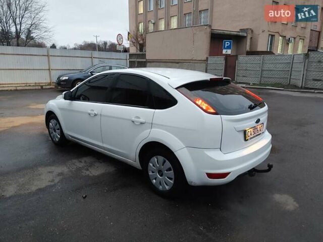 Белый Форд Фокус, объемом двигателя 1.8 л и пробегом 291 тыс. км за 3750 $, фото 4 на Automoto.ua