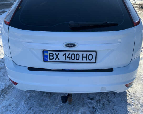 Белый Форд Фокус, объемом двигателя 1.39 л и пробегом 185 тыс. км за 4000 $, фото 4 на Automoto.ua