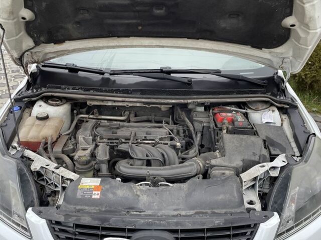 Белый Форд Фокус, объемом двигателя 1.4 л и пробегом 145 тыс. км за 4700 $, фото 7 на Automoto.ua