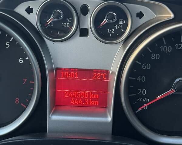 Білий Форд Фокус, об'ємом двигуна 1.6 л та пробігом 250 тис. км за 4500 $, фото 9 на Automoto.ua