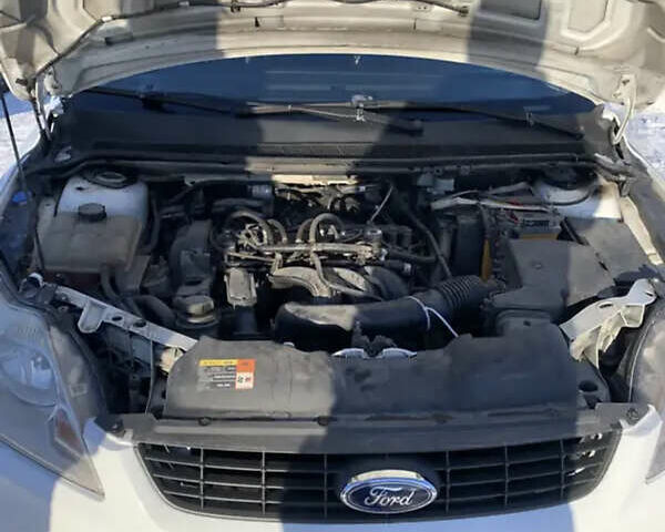 Білий Форд Фокус, об'ємом двигуна 1.39 л та пробігом 185 тис. км за 4400 $, фото 2 на Automoto.ua