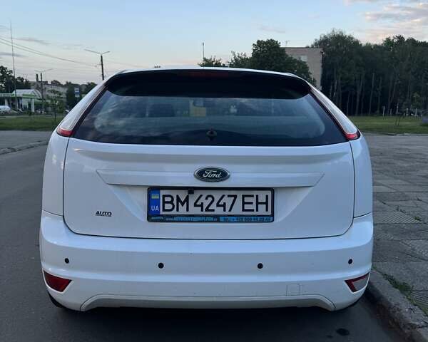 Білий Форд Фокус, об'ємом двигуна 1.6 л та пробігом 250 тис. км за 4500 $, фото 3 на Automoto.ua