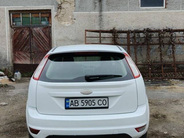 Белый Форд Фокус, объемом двигателя 1.4 л и пробегом 309 тыс. км за 4600 $, фото 11 на Automoto.ua