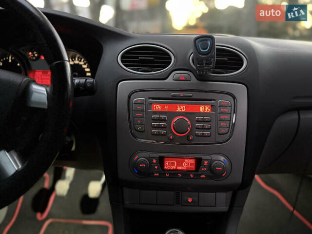 Белый Форд Фокус, объемом двигателя 1.56 л и пробегом 289 тыс. км за 4900 $, фото 16 на Automoto.ua