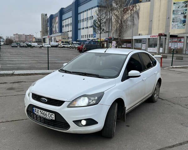 Білий Форд Фокус, об'ємом двигуна 1.6 л та пробігом 171 тис. км за 5800 $, фото 1 на Automoto.ua