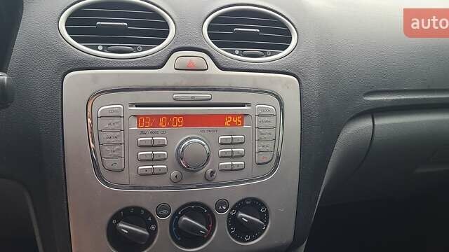 Белый Форд Фокус, объемом двигателя 2 л и пробегом 281 тыс. км за 4300 $, фото 14 на Automoto.ua