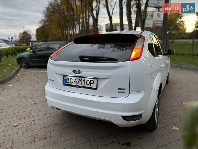 Белый Форд Фокус, объемом двигателя 1.56 л и пробегом 289 тыс. км за 4900 $, фото 10 на Automoto.ua
