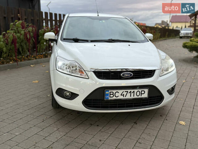 Белый Форд Фокус, объемом двигателя 1.56 л и пробегом 289 тыс. км за 4900 $, фото 5 на Automoto.ua