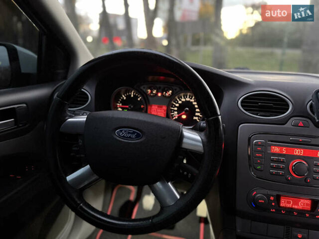 Белый Форд Фокус, объемом двигателя 1.56 л и пробегом 289 тыс. км за 4900 $, фото 17 на Automoto.ua