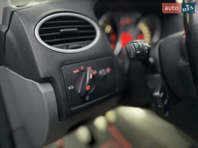 Белый Форд Фокус, объемом двигателя 1.56 л и пробегом 289 тыс. км за 4900 $, фото 19 на Automoto.ua