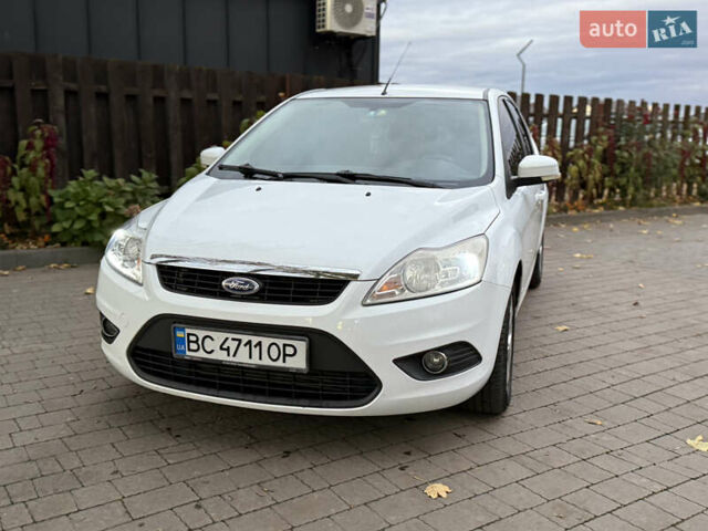 Белый Форд Фокус, объемом двигателя 1.56 л и пробегом 289 тыс. км за 4900 $, фото 2 на Automoto.ua