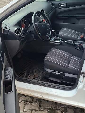 Белый Форд Фокус, объемом двигателя 2 л и пробегом 281 тыс. км за 4300 $, фото 10 на Automoto.ua