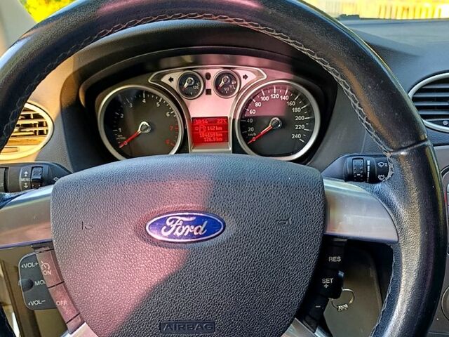 Белый Форд Фокус, объемом двигателя 1.6 л и пробегом 184 тыс. км за 6600 $, фото 6 на Automoto.ua