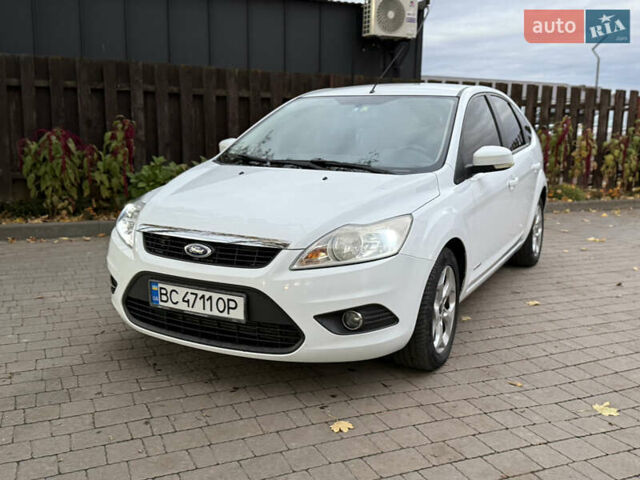 Белый Форд Фокус, объемом двигателя 1.56 л и пробегом 289 тыс. км за 4900 $, фото 1 на Automoto.ua