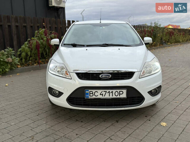 Белый Форд Фокус, объемом двигателя 1.56 л и пробегом 289 тыс. км за 4900 $, фото 4 на Automoto.ua