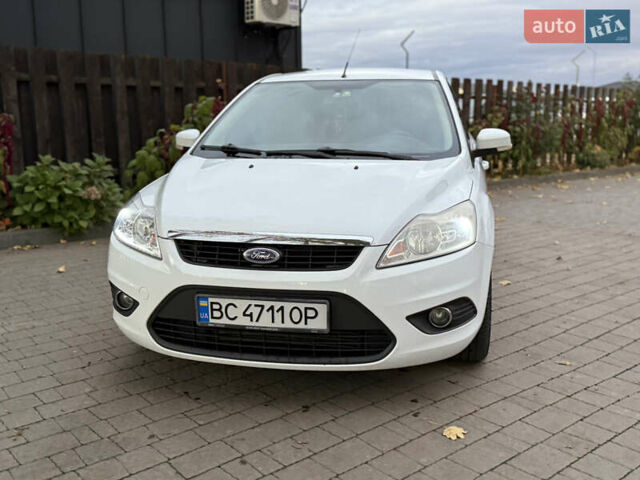 Белый Форд Фокус, объемом двигателя 1.56 л и пробегом 289 тыс. км за 4900 $, фото 3 на Automoto.ua
