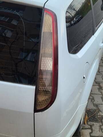 Белый Форд Фокус, объемом двигателя 2 л и пробегом 281 тыс. км за 4300 $, фото 1 на Automoto.ua