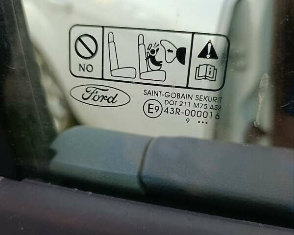 Белый Форд Фокус, объемом двигателя 1.6 л и пробегом 186 тыс. км за 6000 $, фото 12 на Automoto.ua