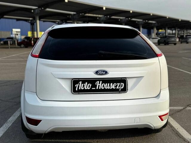 Белый Форд Фокус, объемом двигателя 0 л и пробегом 324 тыс. км за 5200 $, фото 5 на Automoto.ua