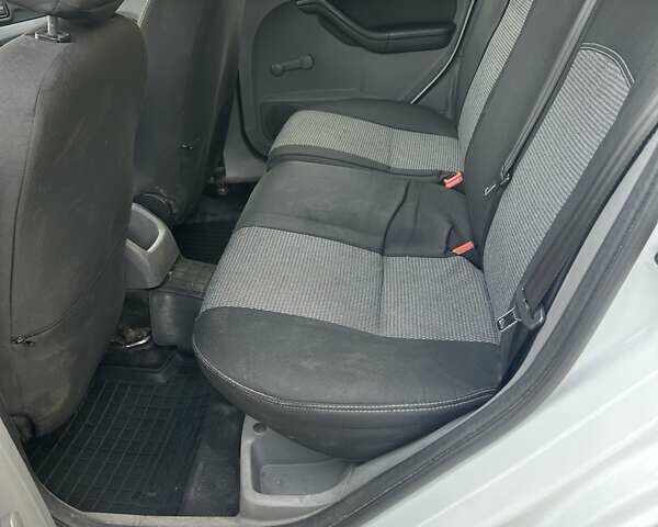 Белый Форд Фокус, объемом двигателя 1.39 л и пробегом 142 тыс. км за 5300 $, фото 15 на Automoto.ua