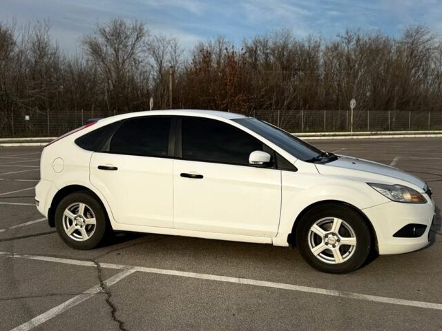 Белый Форд Фокус, объемом двигателя 0 л и пробегом 324 тыс. км за 5200 $, фото 3 на Automoto.ua