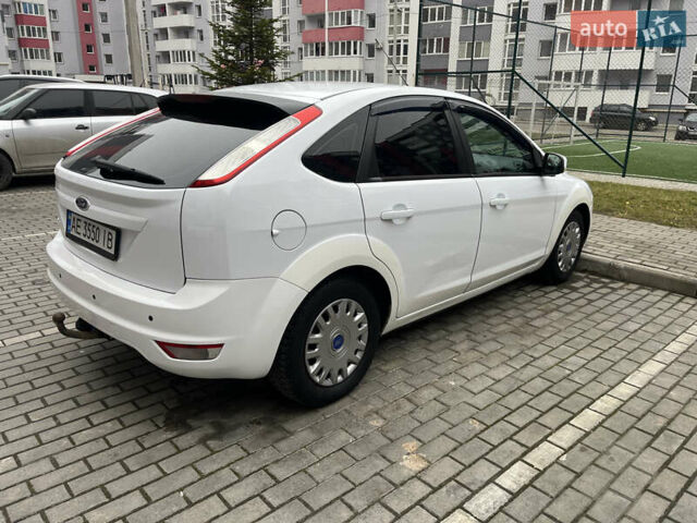 Білий Форд Фокус, об'ємом двигуна 1.6 л та пробігом 207 тис. км за 5000 $, фото 4 на Automoto.ua