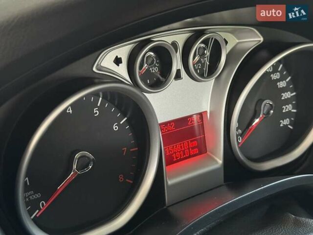 Белый Форд Фокус, объемом двигателя 1.6 л и пробегом 154 тыс. км за 6999 $, фото 10 на Automoto.ua