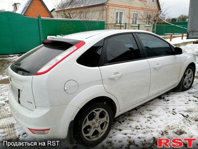 Білий Форд Фокус, об'ємом двигуна 16 л та пробігом 0 тис. км за 8000 $, фото 2 на Automoto.ua
