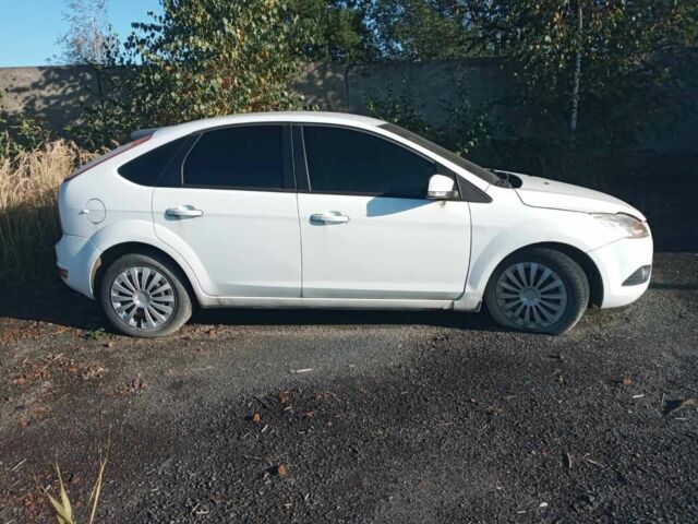 Білий Форд Фокус, об'ємом двигуна 1 л та пробігом 165 тис. км за 2100 $, фото 1 на Automoto.ua