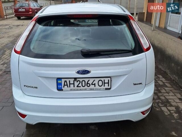 Білий Форд Фокус, об'ємом двигуна 1.6 л та пробігом 129 тис. км за 6700 $, фото 7 на Automoto.ua