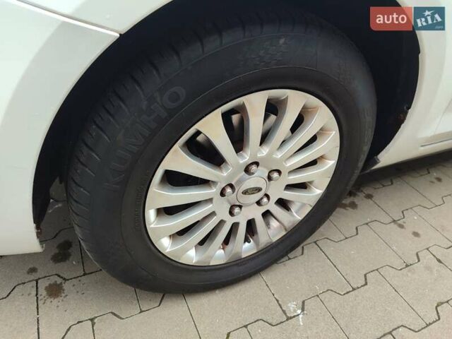 Белый Форд Фокус, объемом двигателя 1.39 л и пробегом 112 тыс. км за 5900 $, фото 9 на Automoto.ua