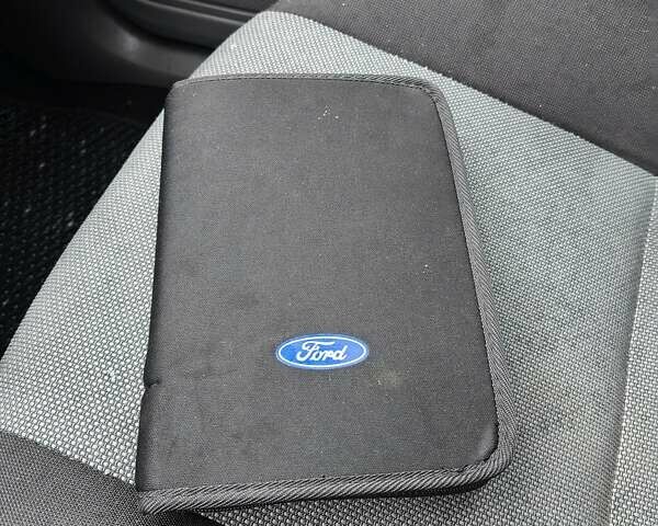 Белый Форд Фокус, объемом двигателя 1.6 л и пробегом 274 тыс. км за 4800 $, фото 13 на Automoto.ua