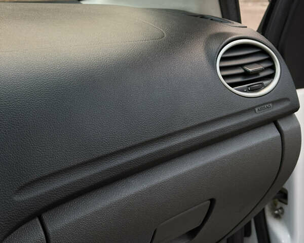 Белый Форд Фокус, объемом двигателя 1.6 л и пробегом 253 тыс. км за 5500 $, фото 20 на Automoto.ua