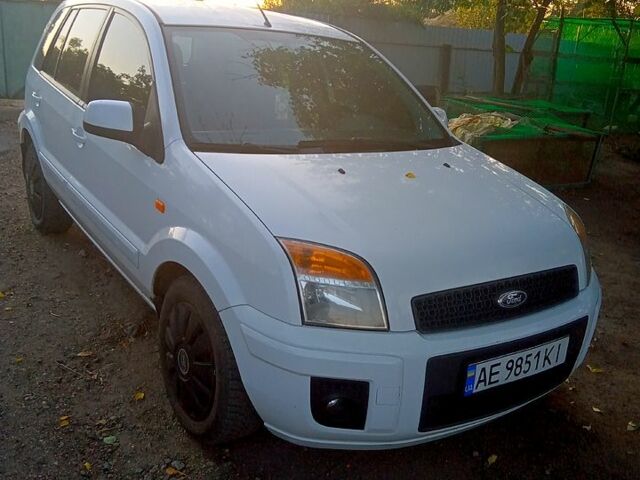 Білий Форд Фокус, об'ємом двигуна 1.4 л та пробігом 200 тис. км за 5200 $, фото 2 на Automoto.ua