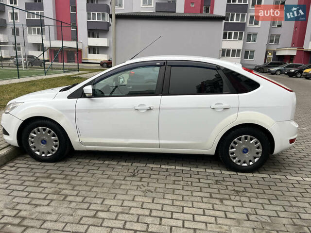 Білий Форд Фокус, об'ємом двигуна 1.6 л та пробігом 207 тис. км за 5000 $, фото 3 на Automoto.ua