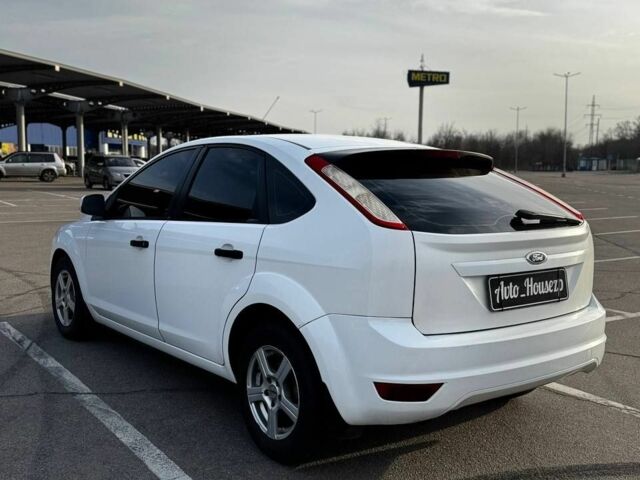 Белый Форд Фокус, объемом двигателя 0 л и пробегом 324 тыс. км за 5200 $, фото 4 на Automoto.ua