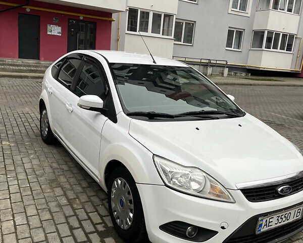 Білий Форд Фокус, об'ємом двигуна 1.6 л та пробігом 207 тис. км за 5000 $, фото 5 на Automoto.ua