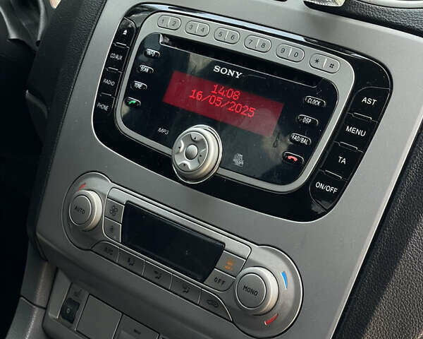 Белый Форд Фокус, объемом двигателя 2 л и пробегом 250 тыс. км за 6500 $, фото 14 на Automoto.ua