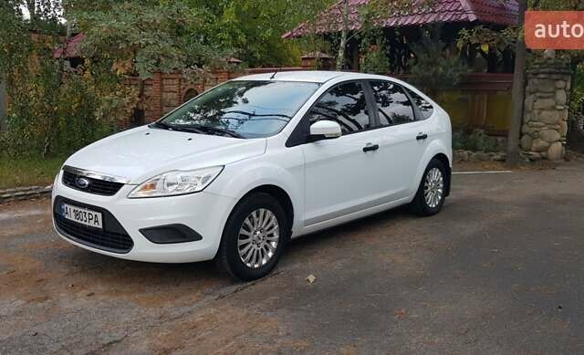Белый Форд Фокус, объемом двигателя 1.4 л и пробегом 112 тыс. км за 5500 $, фото 8 на Automoto.ua