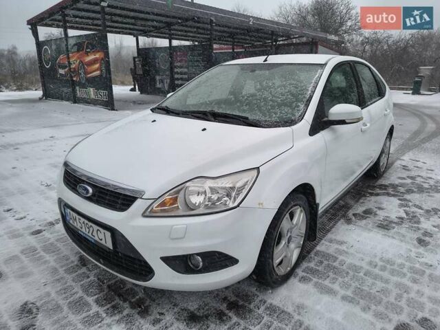 Белый Форд Фокус, объемом двигателя 1.6 л и пробегом 274 тыс. км за 4800 $, фото 5 на Automoto.ua