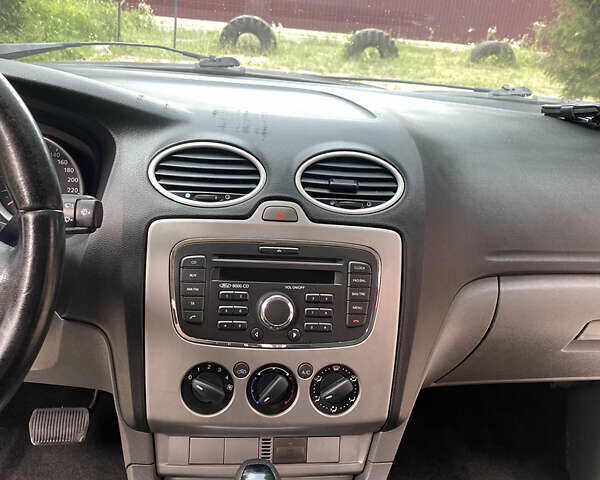 Білий Форд Фокус, об'ємом двигуна 1.6 л та пробігом 203 тис. км за 5600 $, фото 11 на Automoto.ua