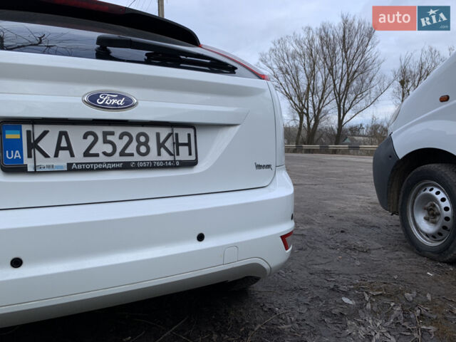 Білий Форд Фокус, об'ємом двигуна 1.6 л та пробігом 150 тис. км за 5000 $, фото 3 на Automoto.ua